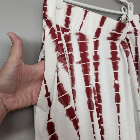 LuLaRoe NWT red and white skirt size XL with pockets - Picture 2 of 7